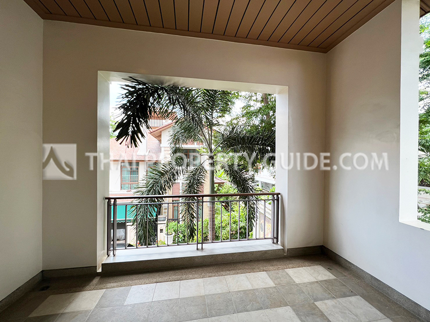 House with Private Pool in Sukhumvit 