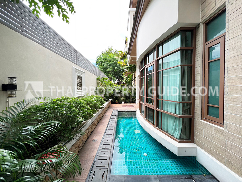 House with Private Pool in Sukhumvit 