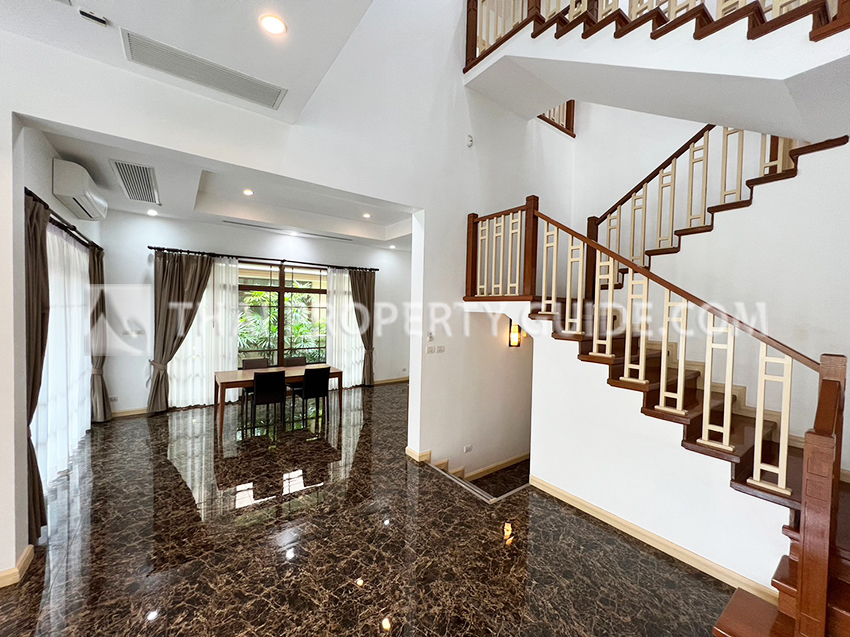 House with Private Pool in Sukhumvit 