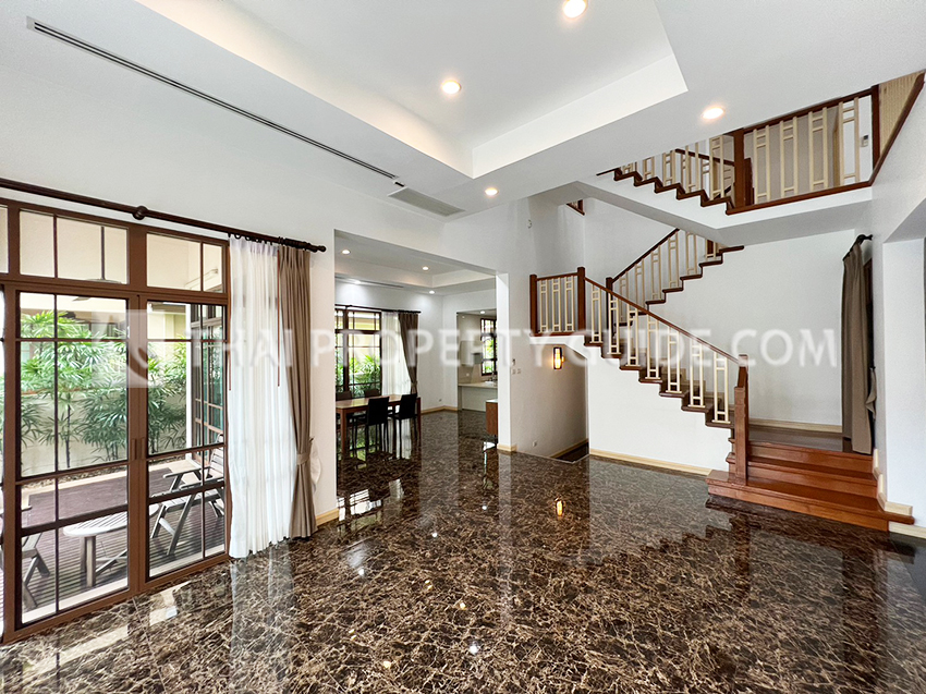 House with Private Pool in Sukhumvit 