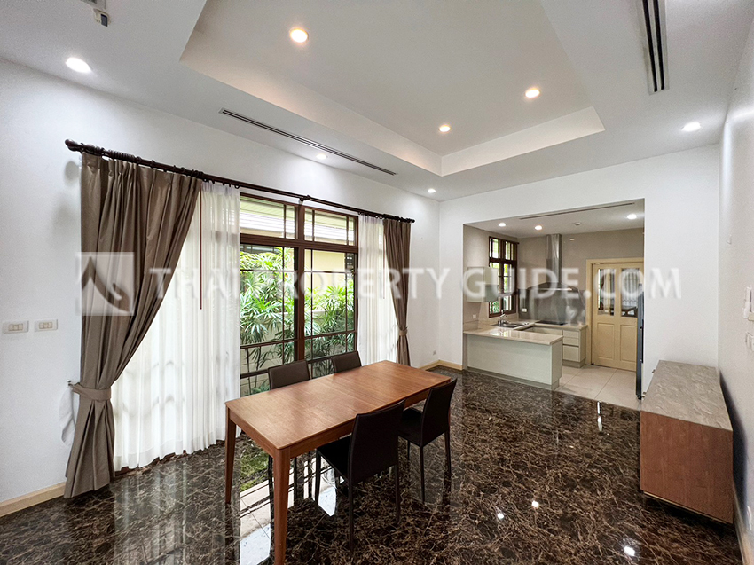 House with Private Pool in Sukhumvit 