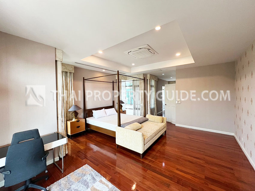 House with Private Pool in Sukhumvit 