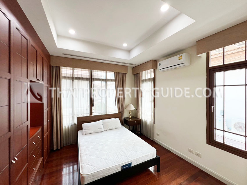 House with Private Pool in Sukhumvit 