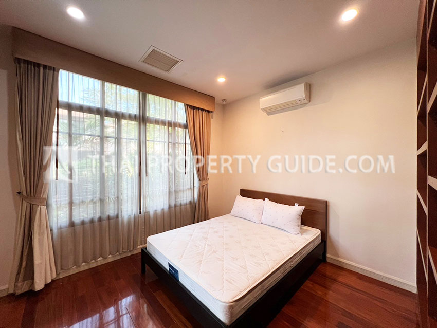 House with Private Pool in Sukhumvit 