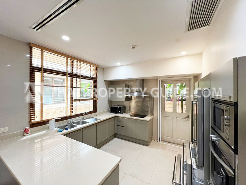 House with Private Pool in Sukhumvit 