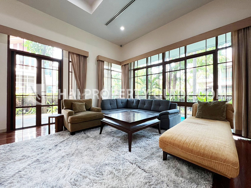 House with Private Pool in Sukhumvit 