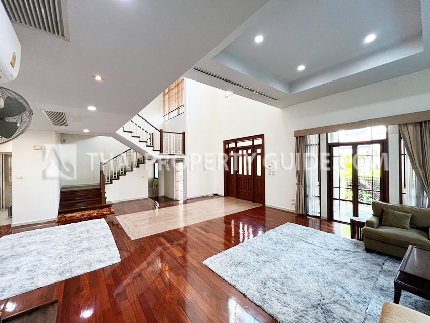 House with Private Pool in Sukhumvit 