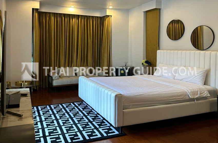 House with Private Pool in Sukhumvit 