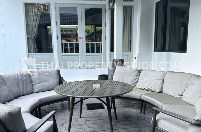 House with Private Pool in Sukhumvit 