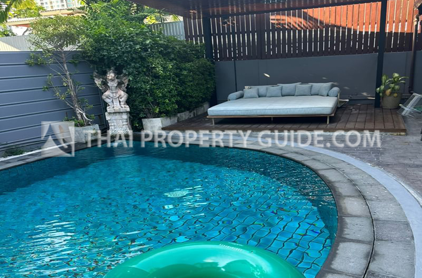 House with Private Pool in Sukhumvit 