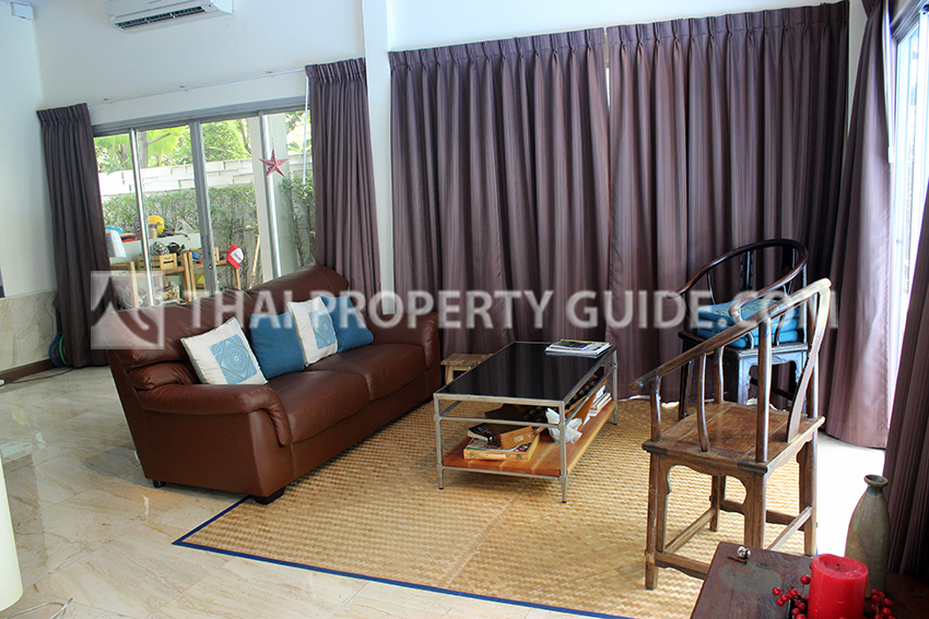 House with Private Pool in Sukhumvit 