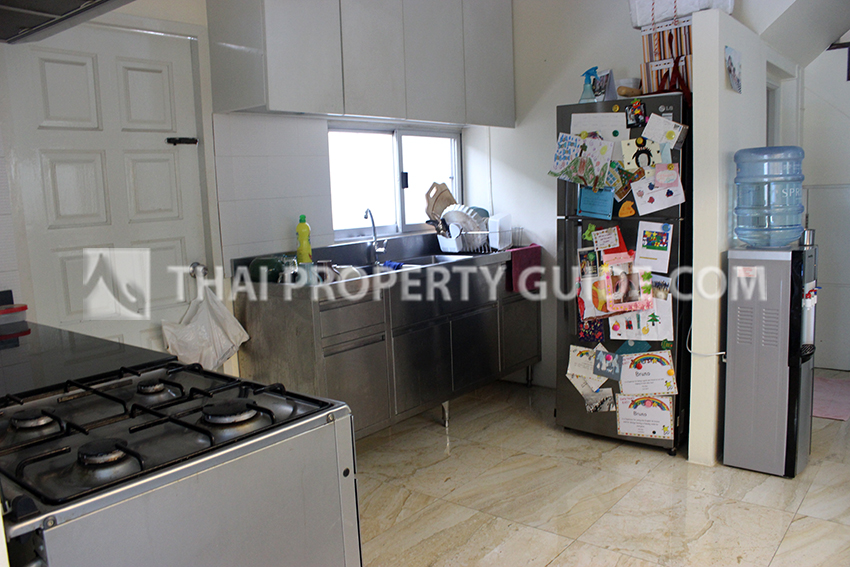 House with Private Pool in Sukhumvit 