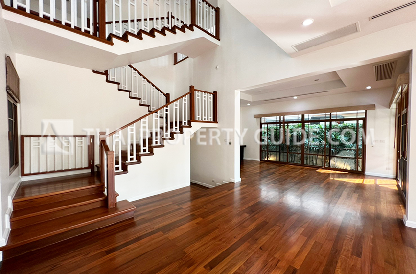 House with Private Pool in Sukhumvit 