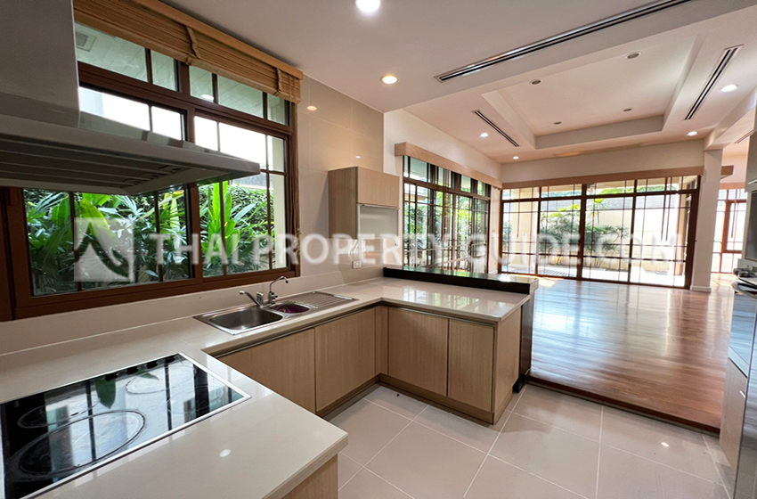 House with Private Pool in Sukhumvit 