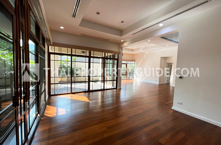 House with Private Pool in Sukhumvit 