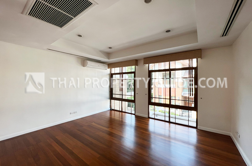 House with Private Pool in Sukhumvit 