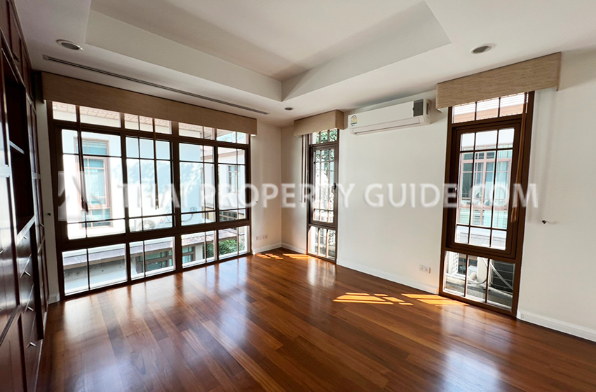 House with Private Pool in Sukhumvit 