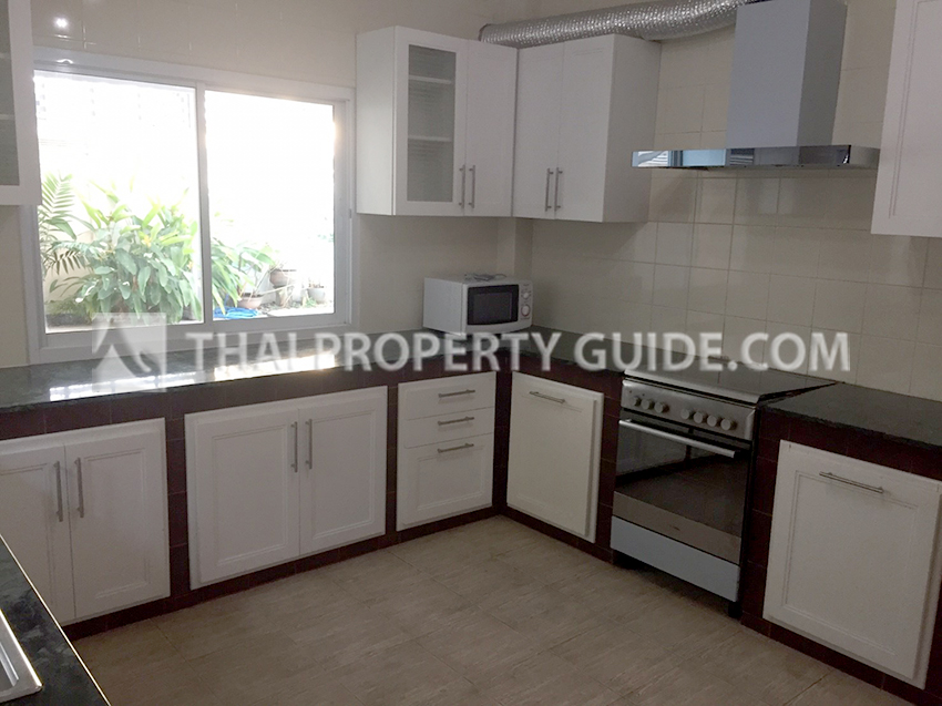 House with Private Pool in Sukhumvit 