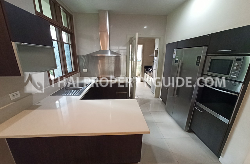 House with Private Pool in Sukhumvit 