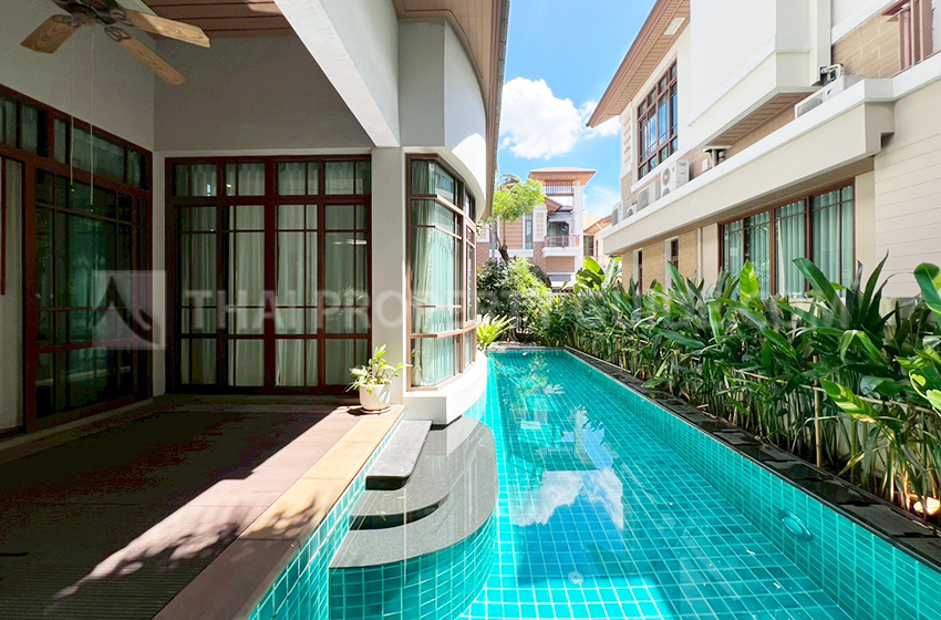 House with Private Pool in Sukhumvit 