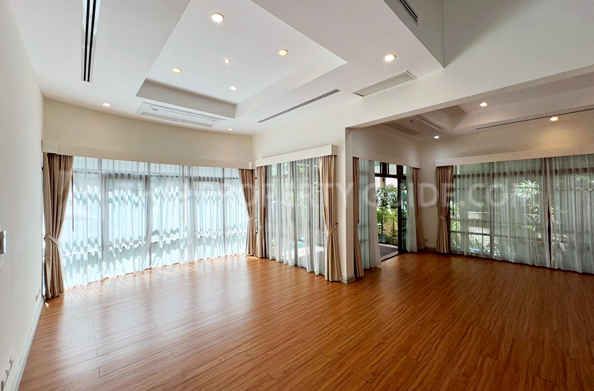 House with Private Pool in Sukhumvit 