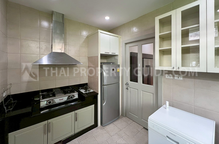 House with Private Pool in Sukhumvit 