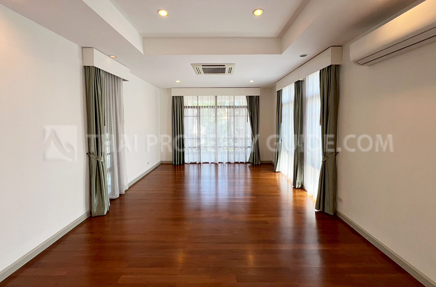 House with Private Pool in Sukhumvit 