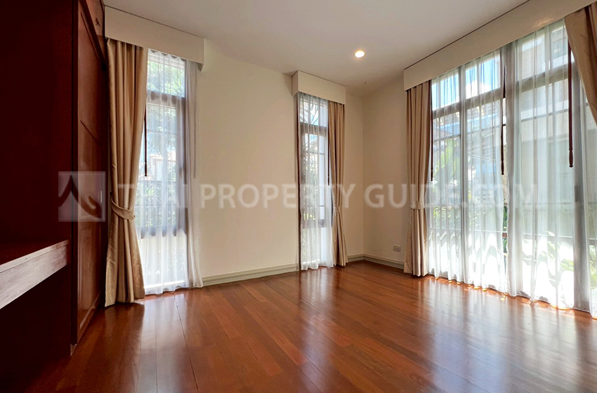 House with Private Pool in Sukhumvit 