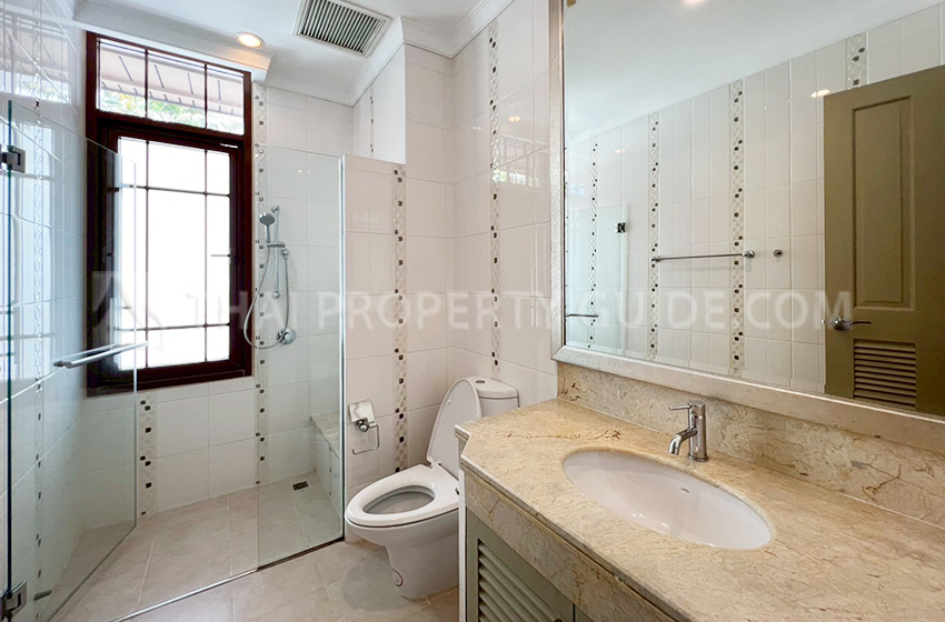 House with Private Pool in Sukhumvit 