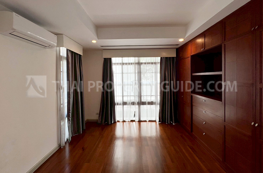 House with Private Pool in Sukhumvit 