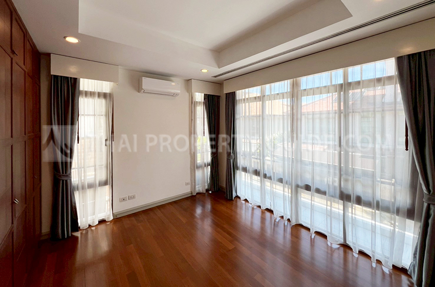 House with Private Pool in Sukhumvit 