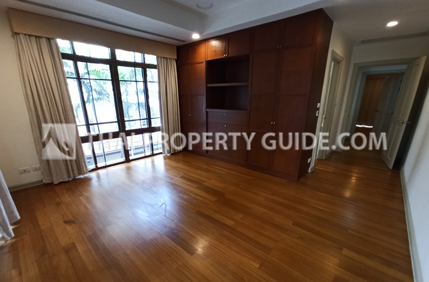 House with Private Pool in Sukhumvit 