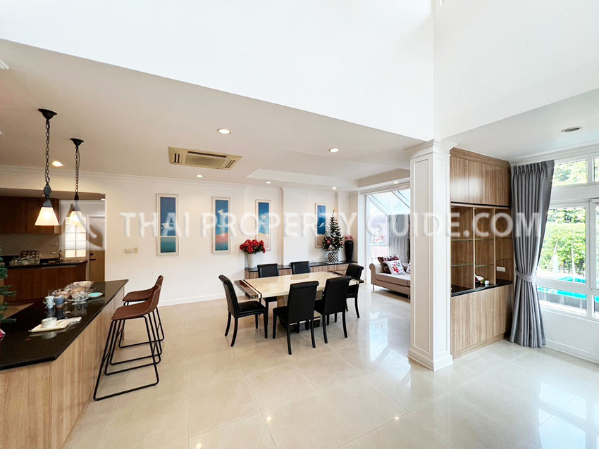 House with Private Pool in Sukhumvit 