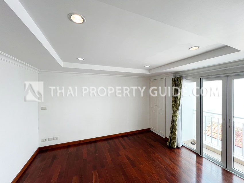 House with Private Pool in Sukhumvit 