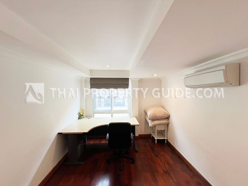 House with Private Pool in Sukhumvit 