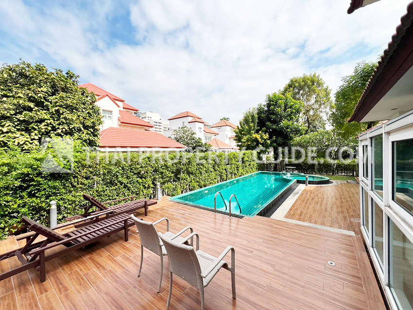 House with Private Pool in Sukhumvit 