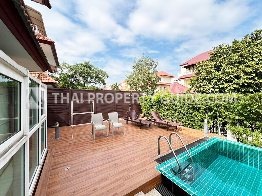 House with Private Pool in Sukhumvit 