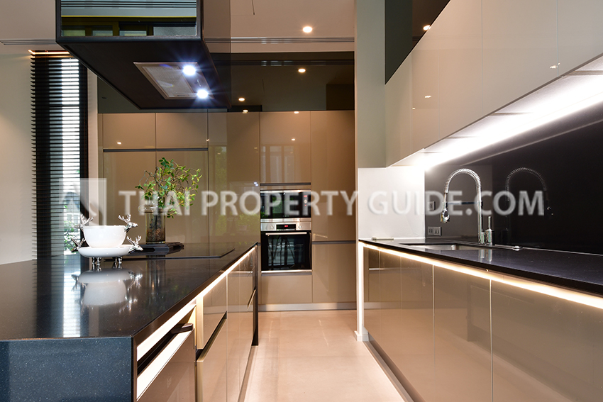 House with Private Pool in Sukhumvit 