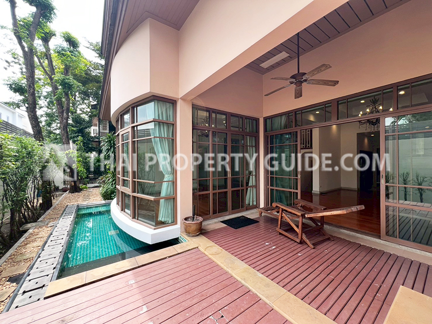 House with Private Pool in Sukhumvit 