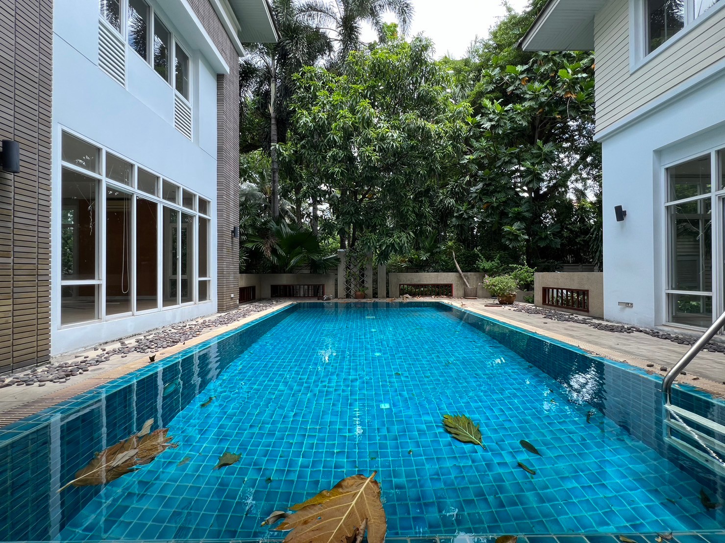 House with Private Pool in Sukhumvit 