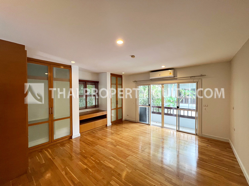 House with Private Pool in Sukhumvit 