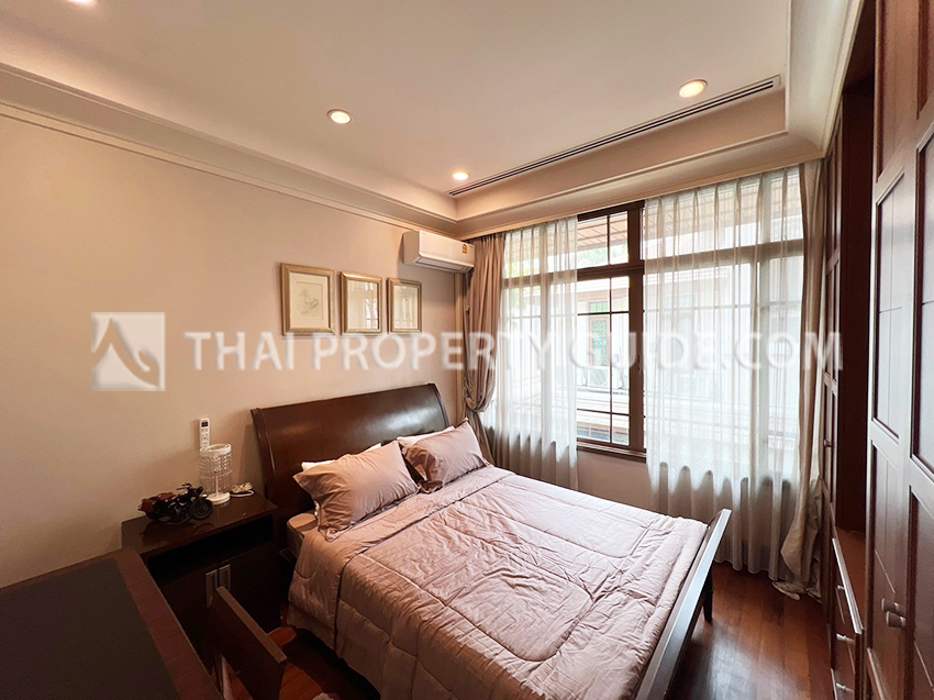 House with Private Pool in Sukhumvit 