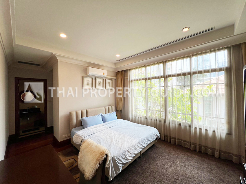 House with Private Pool in Sukhumvit 