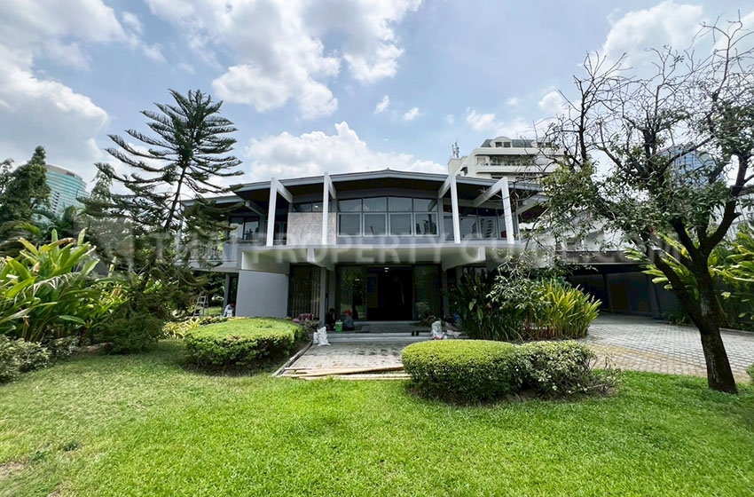 House with Private Pool in Sukhumvit 