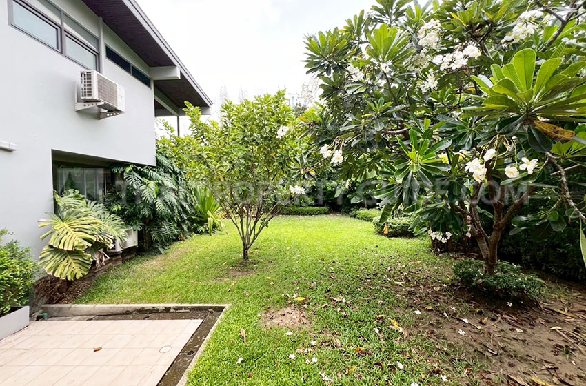 House with Private Pool in Sukhumvit 