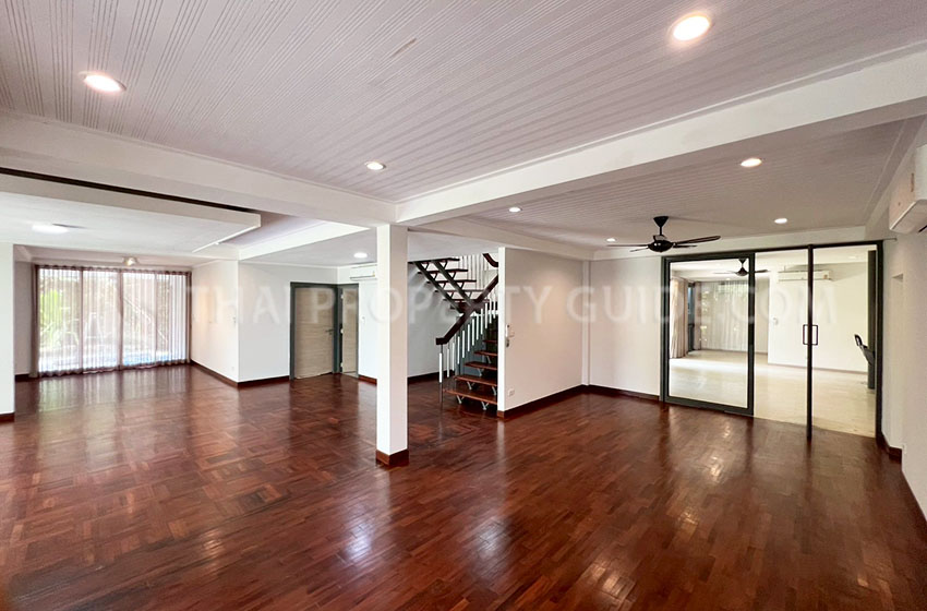 House with Private Pool in Sukhumvit 