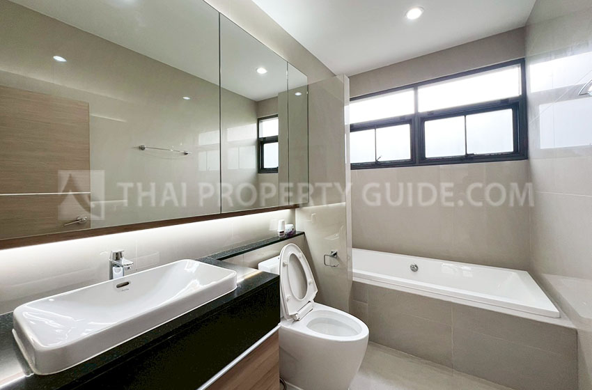 House with Private Pool in Sukhumvit 