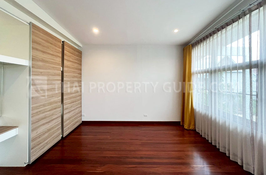 House with Private Pool in Sukhumvit 