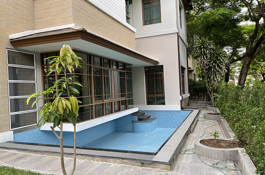 House with Private Pool in Sukhumvit 