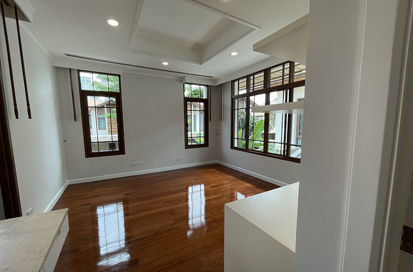 House with Private Pool in Sukhumvit 